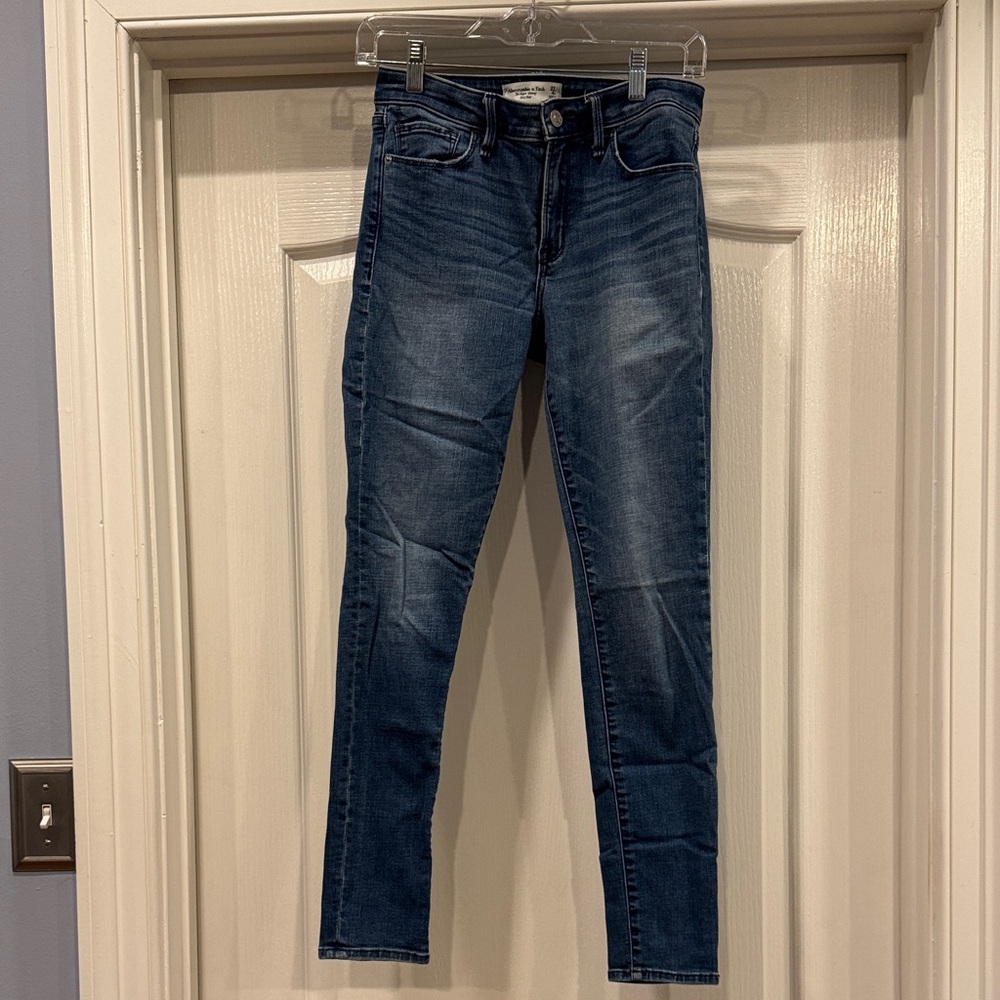 Abercrombie & fitch super skinny mid rise  jean 27/4r